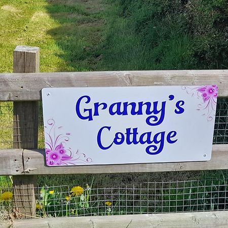 Granny'S Cottage, A Lovely Lakeside Cottage Donegal Town Exterior photo